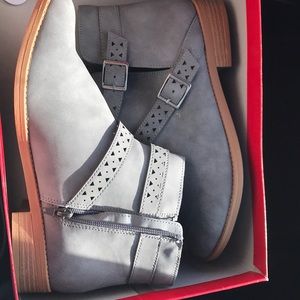 Boots/school shoes/dress shoes